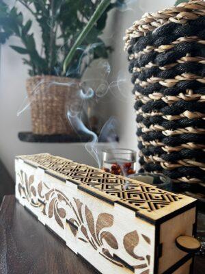 Vaderdag cadeau hout: handgemaakte houten wierookhouder van MyCreatief