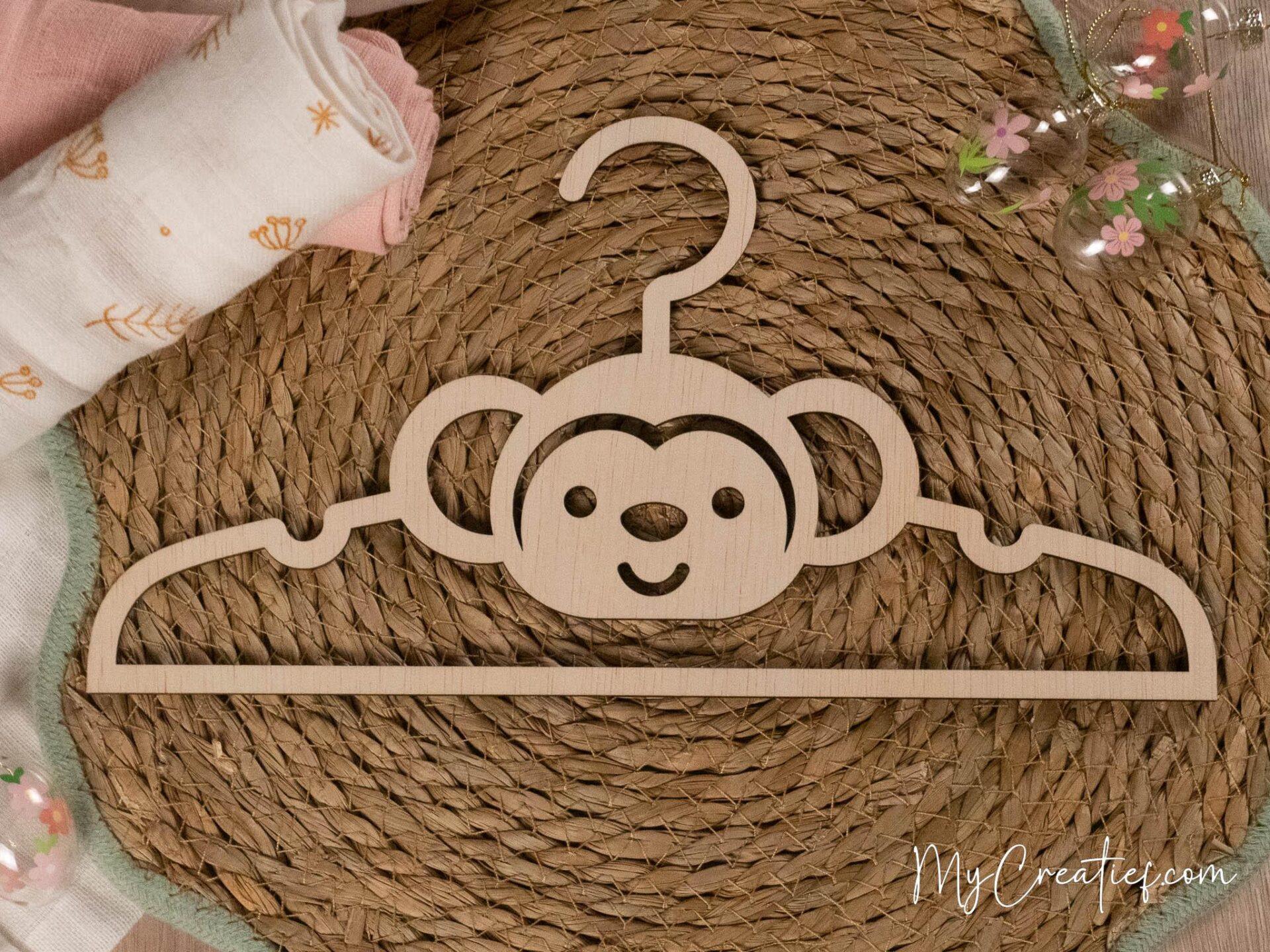 Aap, Houten babykledinghanger