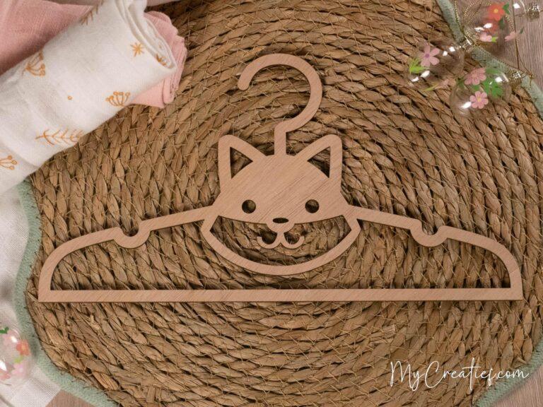 Vos, Houten babykledinghanger